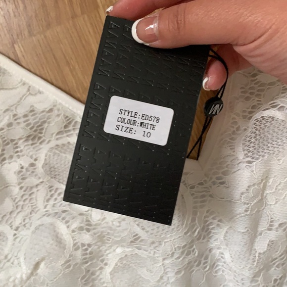 Dress - Picture 2 of 3